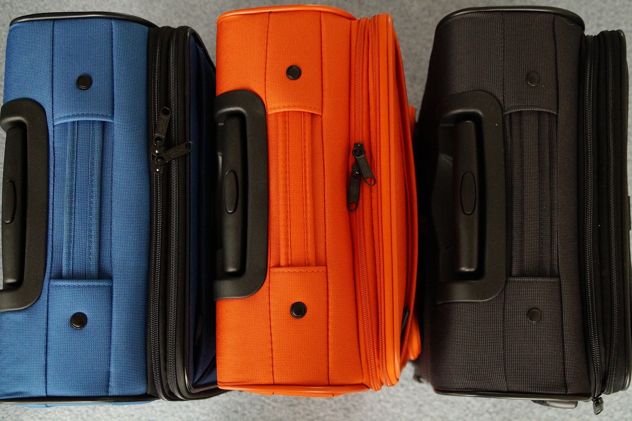 Výběr správného kufru (kufry látkové, skořepinové a jiné) – důležitá věc při plánování cestování